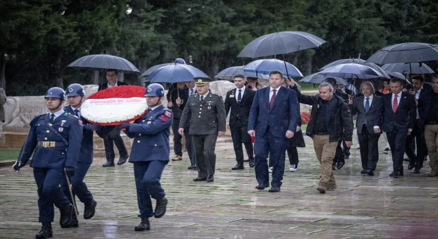 Almanya SPD Eş Genel Başkanı Klingbeil Anıtkabir’i ziyaret etti