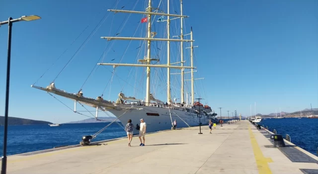 Bodrum’a gezinti gemisi ”Star Clipper” ile 149 yolcu geldi