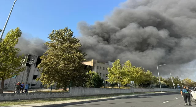 Tekirdağ’da fabrikada çıkan yangına müdahale ediliyor