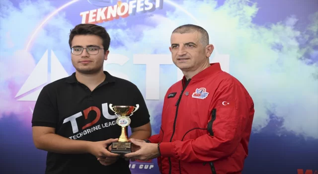 ”TEKNOFEST Drone Şampiyonası”nda dereceye girenler ödüllerini aldı