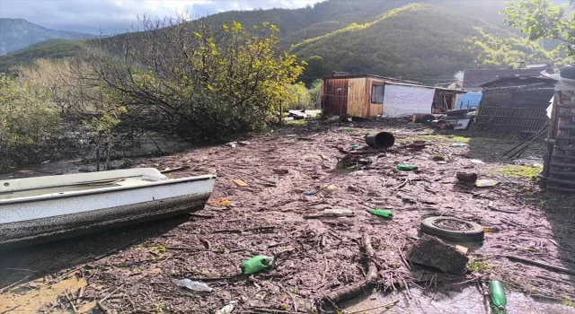 Bosna Hersek’te şiddetli yağışlar sonucunda 4 kenti sel vurdu