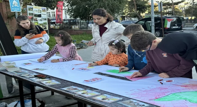 Ardahan ve Erzincan’da çocuklar hayallerindeki Filistin’i hem yazdı hem çizdi