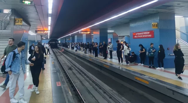 Başkentte metro hattındaki arıza sebebiyle seferler bir süre durduruldu