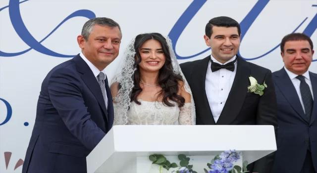 CHP Genel Başkanı Özel, Avcılar Belediye Başkanı Çaykara’nın nikah şahidi oldu