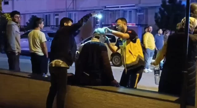 Çorum’da araba ile motosikletin çarpıştığı kazada 4 kişi yaralandı