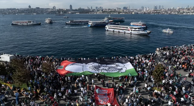 Üsküdar Meydanı’nda Gazze’ye destek mitingi düzenlendi