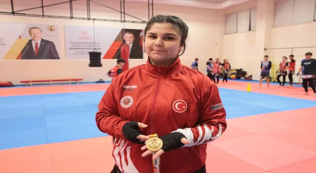 Gençler dünya muaythai şampiyonu Selin Nur, başarısını büyüklerde sürdürmek istiyor