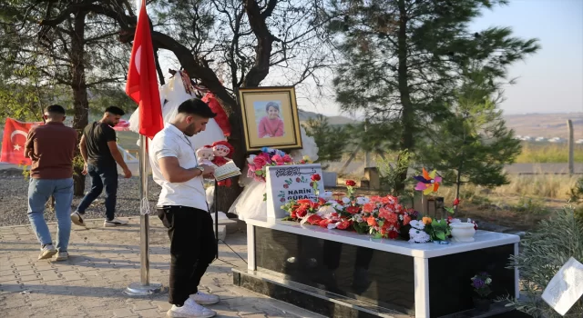 Narin Güran’a ait kemik ve doku örnekleri incelemenin ardından çocuğun mezarına konuldu