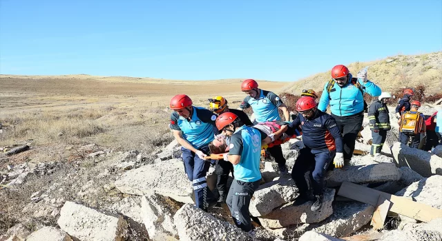 Bayburt’ta 5,8 büyüklüğünde deprem senaryosuyla tatbikat yapıldı