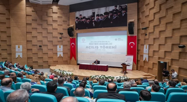 Milli Eğitim Bakan Yardımcısı Yelkenci, ”İzmir Öğretmen Akademileri” programında konuştu: