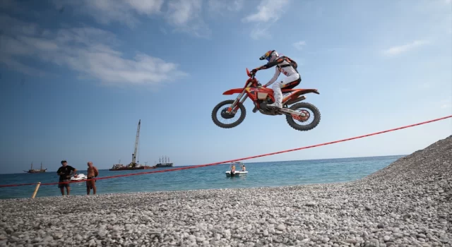 Sea To Sky Enduro Motosiklet Yarışı plaj etabıyla başladı