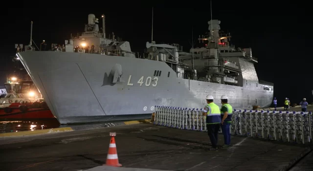 GÜNCELLEME Lübnan’dan tahliye edilen sivilleri taşıyan amfibi gemilerden ilki Mersin’e ulaştı