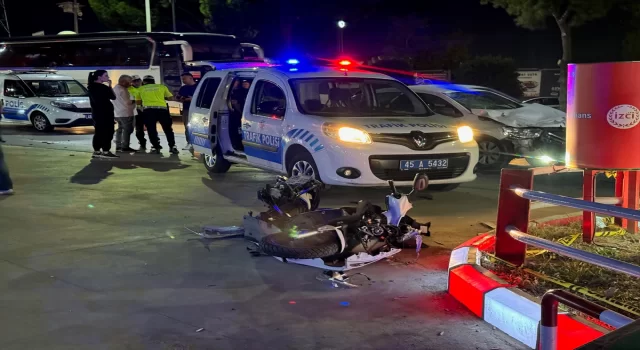 Manisa’da otomobilin çarptığı motosikletli kurye hayatını kaybetti