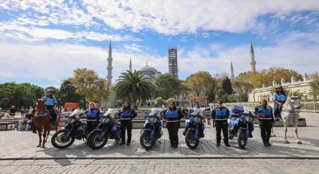 İstanbul’da motosikletli ve atlı kadın zabıtalar görev başında