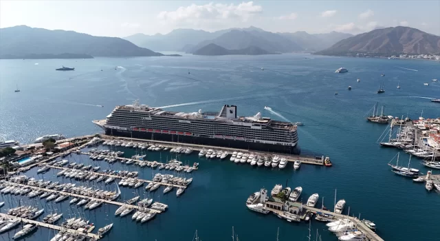 ”MS Nieuw Statendam” kruvaziyeri 3 bin 200 yolcusuyla Marmaris’e geldi