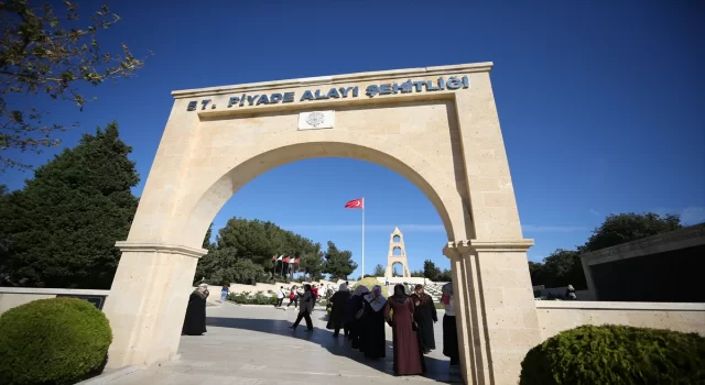 Çanakkale’nin Batmanlı misafirleri Tarihi Gelibolu Yarımadası’ndaki şehitlik ve anıtları gezdi