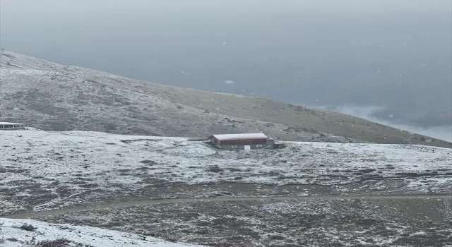 Rize ve Bayburt’un yüksek kesimlerine kar yağdı