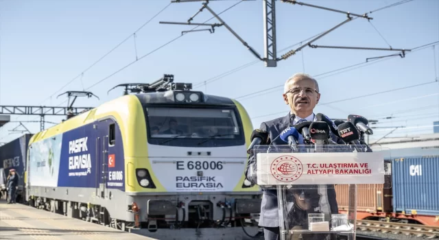 Bakan Uraloğlu, Türkiye’nin ilk özel uluslararası yük trenini uğurlama töreninde konuştu: