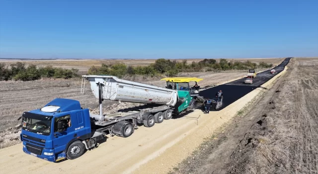 Edirne’de köy yolları otoyol kalitesinde sıcak asfaltla kaplanıyor