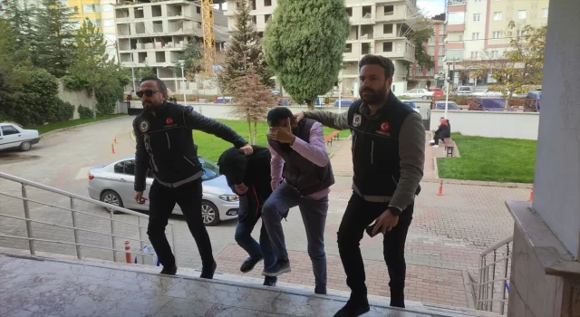 Konya’da uyuşturucu operasyonunda yakalanan 2 sanık tutuklandı