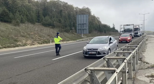 Bolu’da tanker ile otomobilin çarpıştığı kazada sürücüler yaralandı