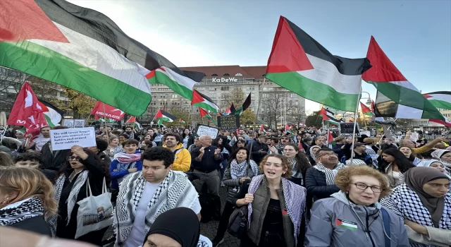 Berlin’de Filistin ve Lübnan’a destek gösterisinde çok sayıda protestocu gözaltına alındı