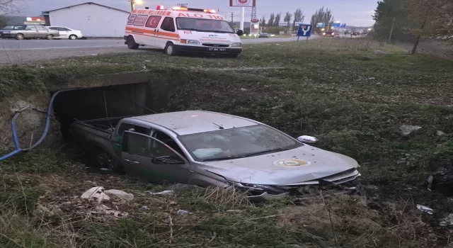 Kastamonu’da orman aracı ile araba çarpıştı, 6 kişi yaralandı