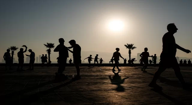 İzmir’de ”Ata’dan Ana’ya Saygı Koşusu” düzenlendi