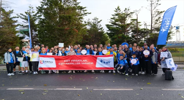 101 Akfen Gönüllüsü, İstanbul Maratonu’nda TİKAV’ın ”Eğitimde Eşitlik” projesi için koştu