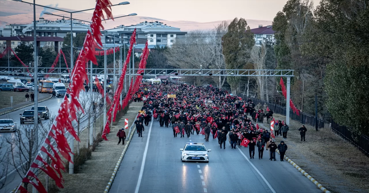 Erzurumlular, Aziziye Destanı’nın 147’nci yılında ”ecdada saygı” için yürüdü