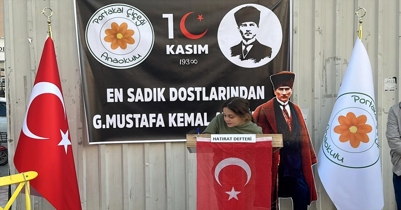 Hatay’da 10 Kasım kapsamında Atatürk hatıra defteri oluşturuldu