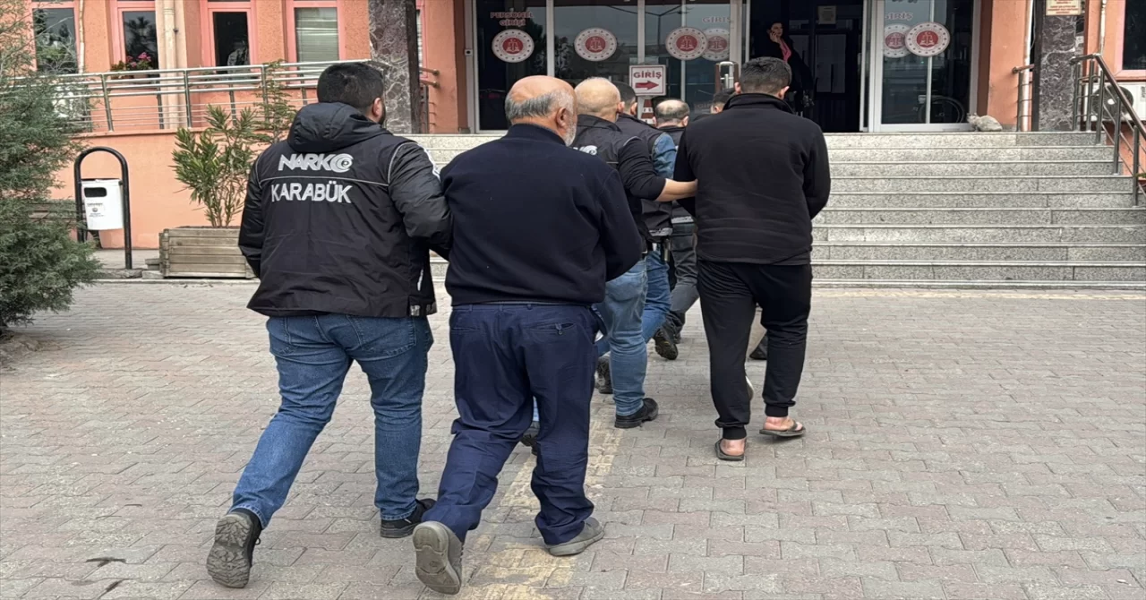 Karabük’te uyuşturucu operasyonunda yakalanan 4 sanık tutuklandı