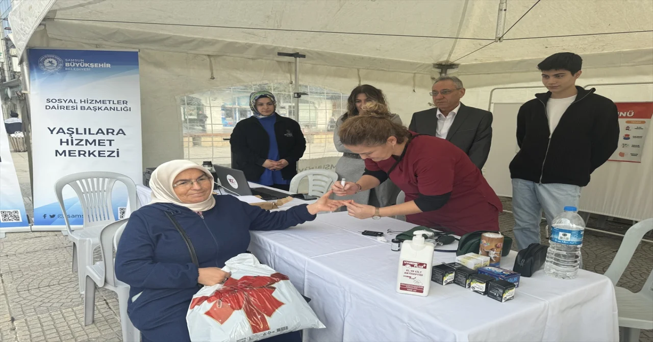 Samsun’da vatandaşlara ücretsiz kan şekeri ölçümü yapıldı