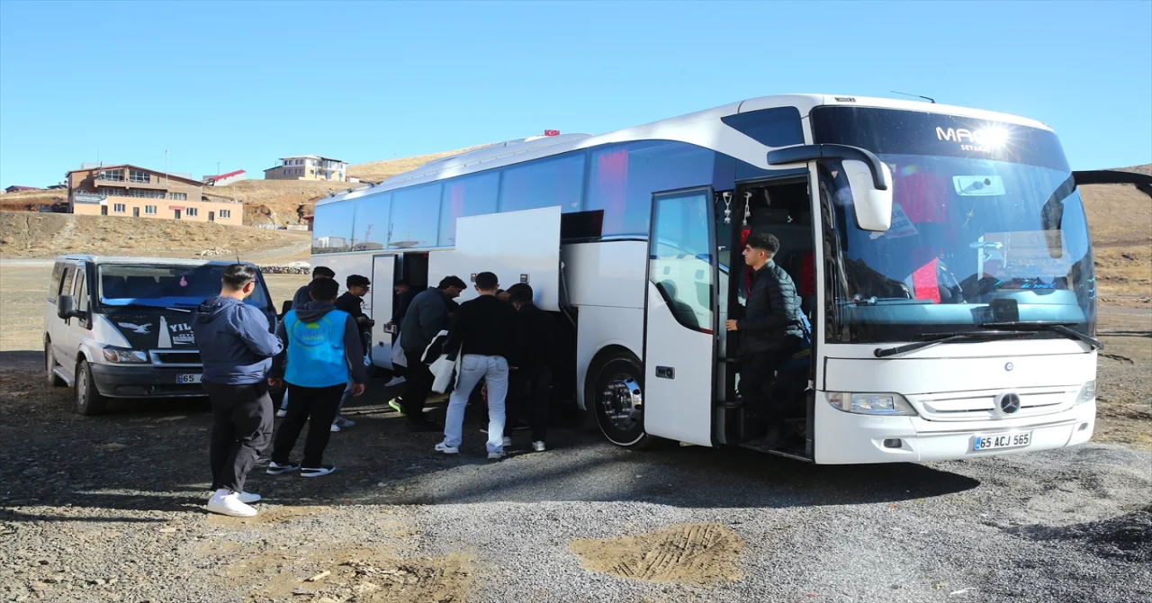 Hakkari’de düzenlenen Gençlik Kampı başladı