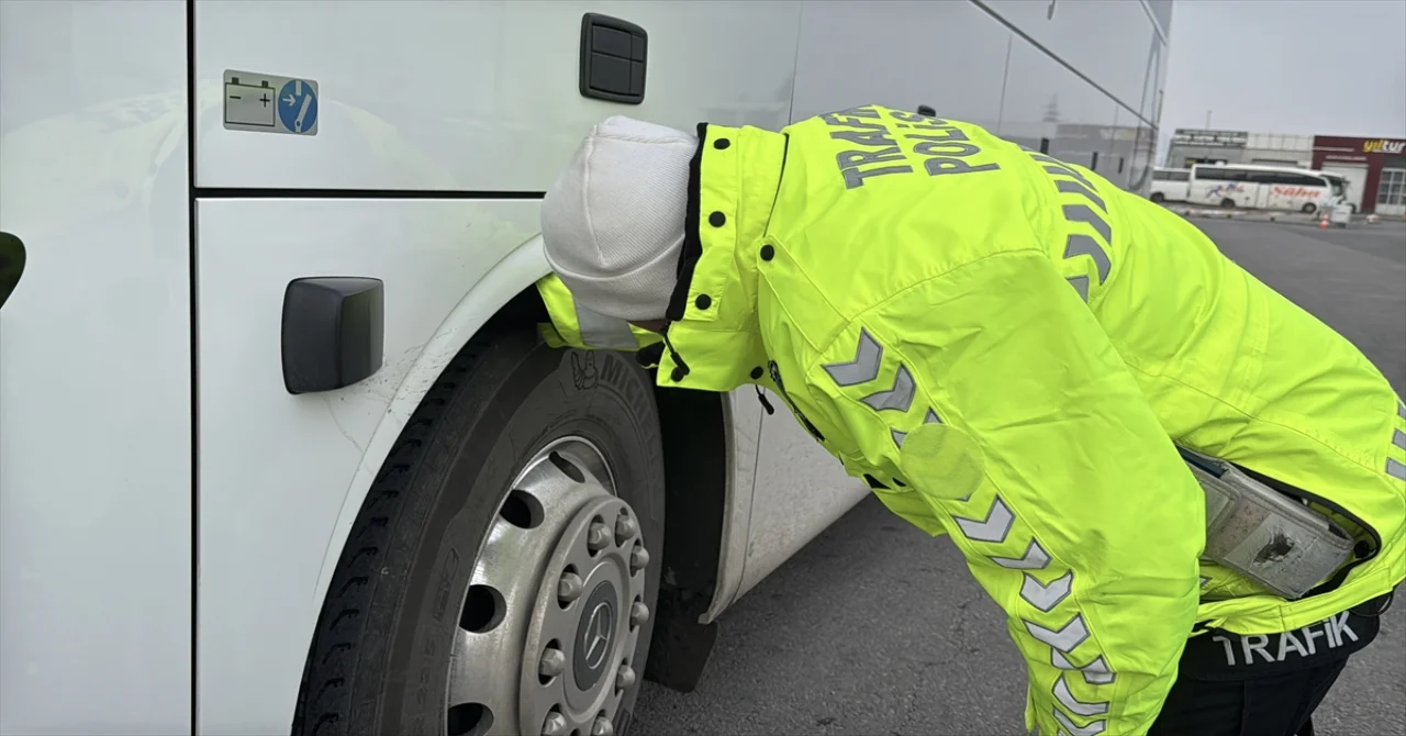 Kayseri’de yolcu otobüslerine yönelik lastik denetimi yapıldı 