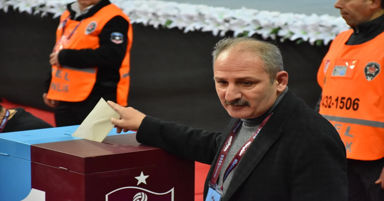 Trabzonspor’un olağan genel kurulunda oy verme işlemi başladı