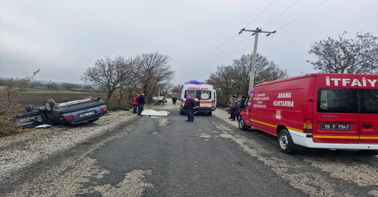 Balıkesir’de takla atan otomobildeki 1 kişi öldü, 2 kişi yaralandı