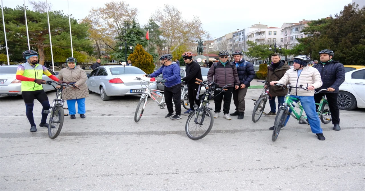 Kırklareli’nde görme engelliler kılavuz sürücü eşliğinde pedal çevirdi