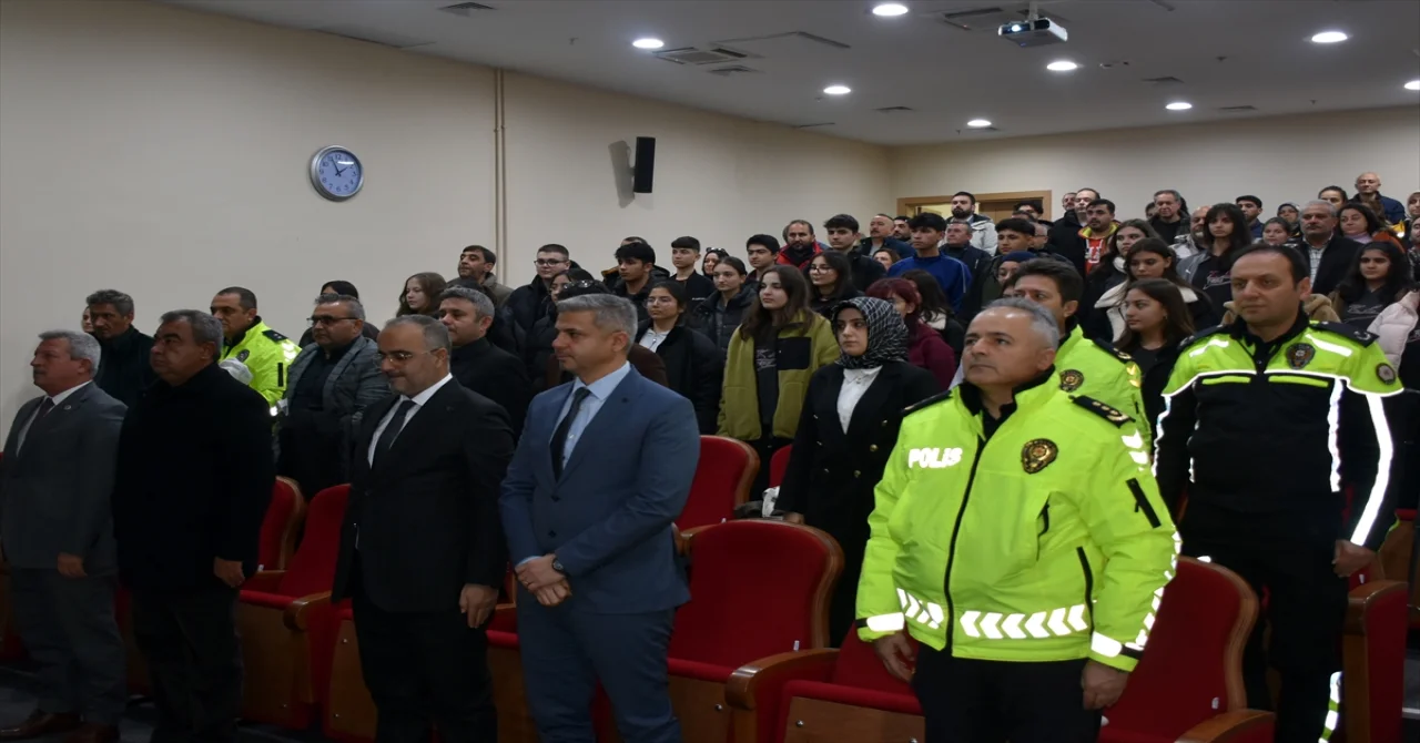 Kayseri ve Kırıkkale’de ”Fermuar sistemiyle yaşama yol ver” kampanyası tanıtıldı