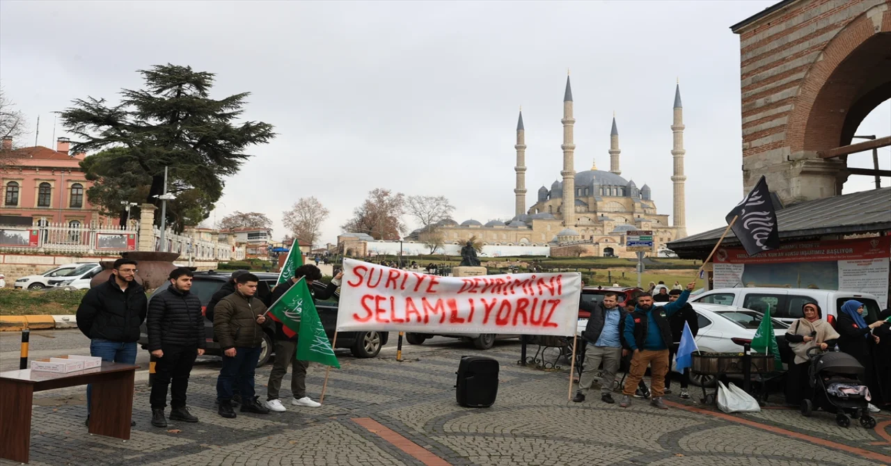 Edirne ve Tekirdağ’da Suriyeliler Baas rejiminin çökmesini kutladı