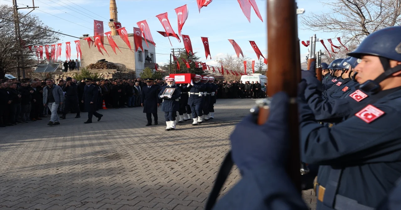 Şehit Astsubay Kıdemli Çavuş Hüseyin İpek Nevşehir’de son yolculuğuna uğurlandı