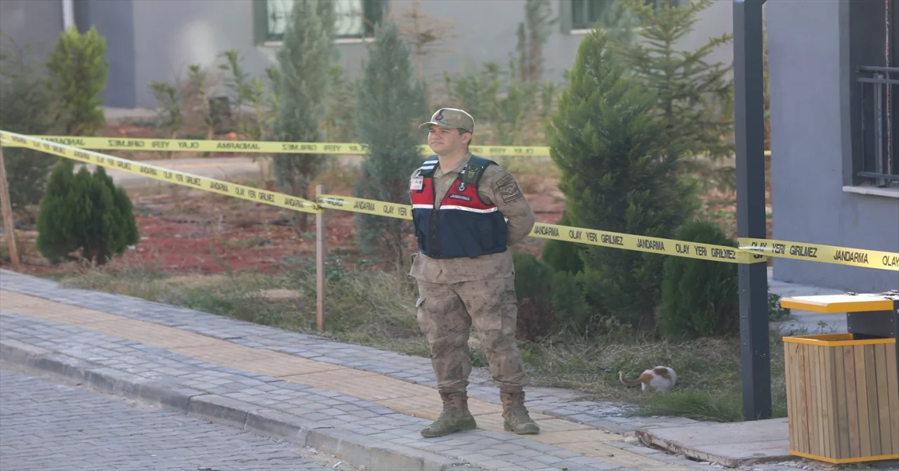 Hatay’da 4 şahsın zehirlenerek öldüğü sitede bilirkişi heyeti araştırma yaptı 