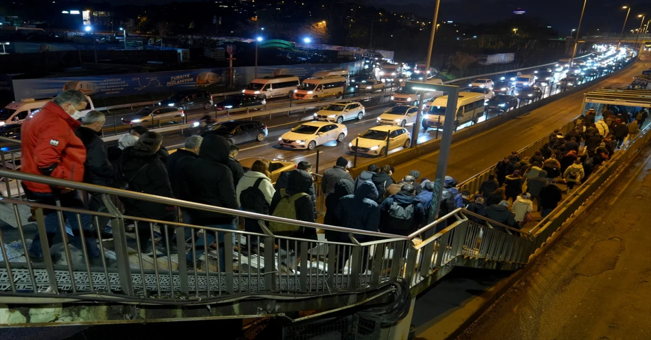 İstanbul’da haftanın ilk iş gününde trafik yoğunluğu yaşanıyor