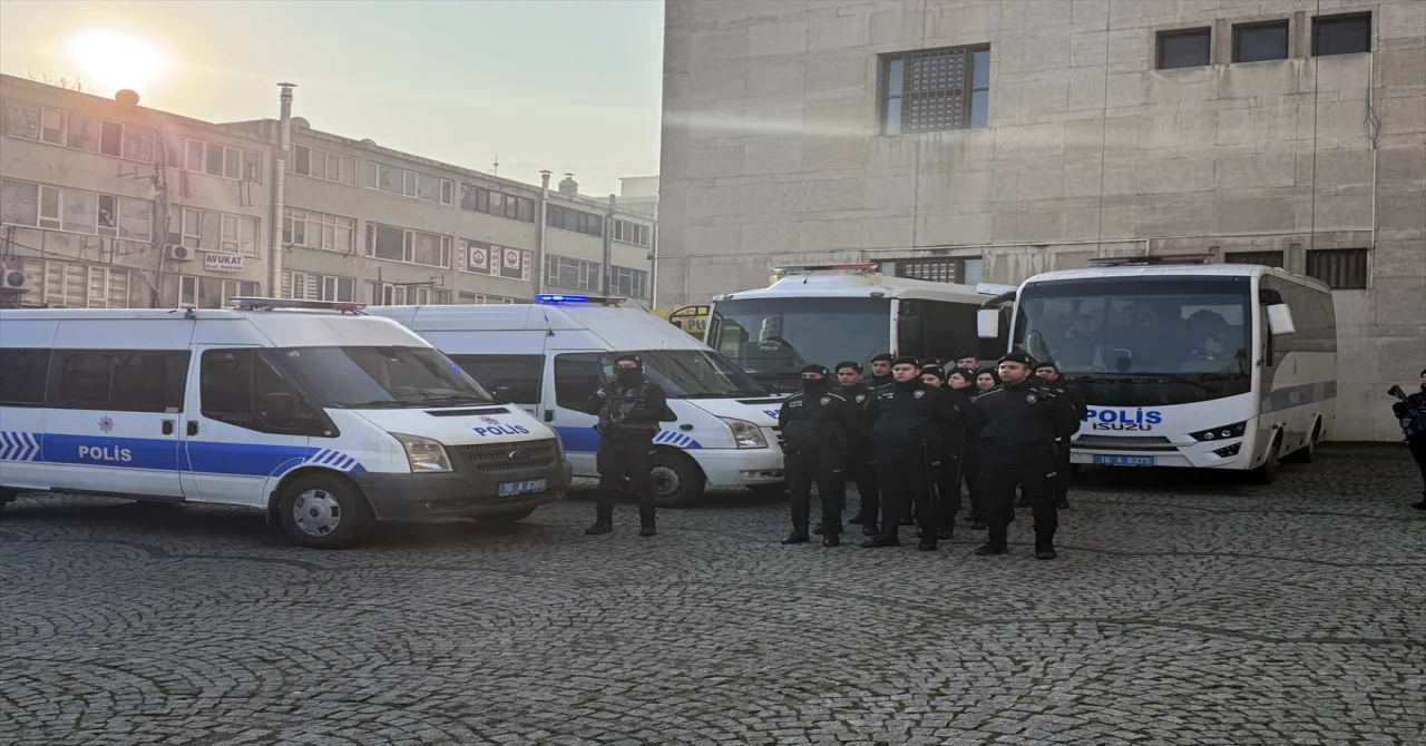 Bursa’da duruşma salonundaki silahlı saldırıyla ilişkin 10 şüpheli adliyeye sevk edildi