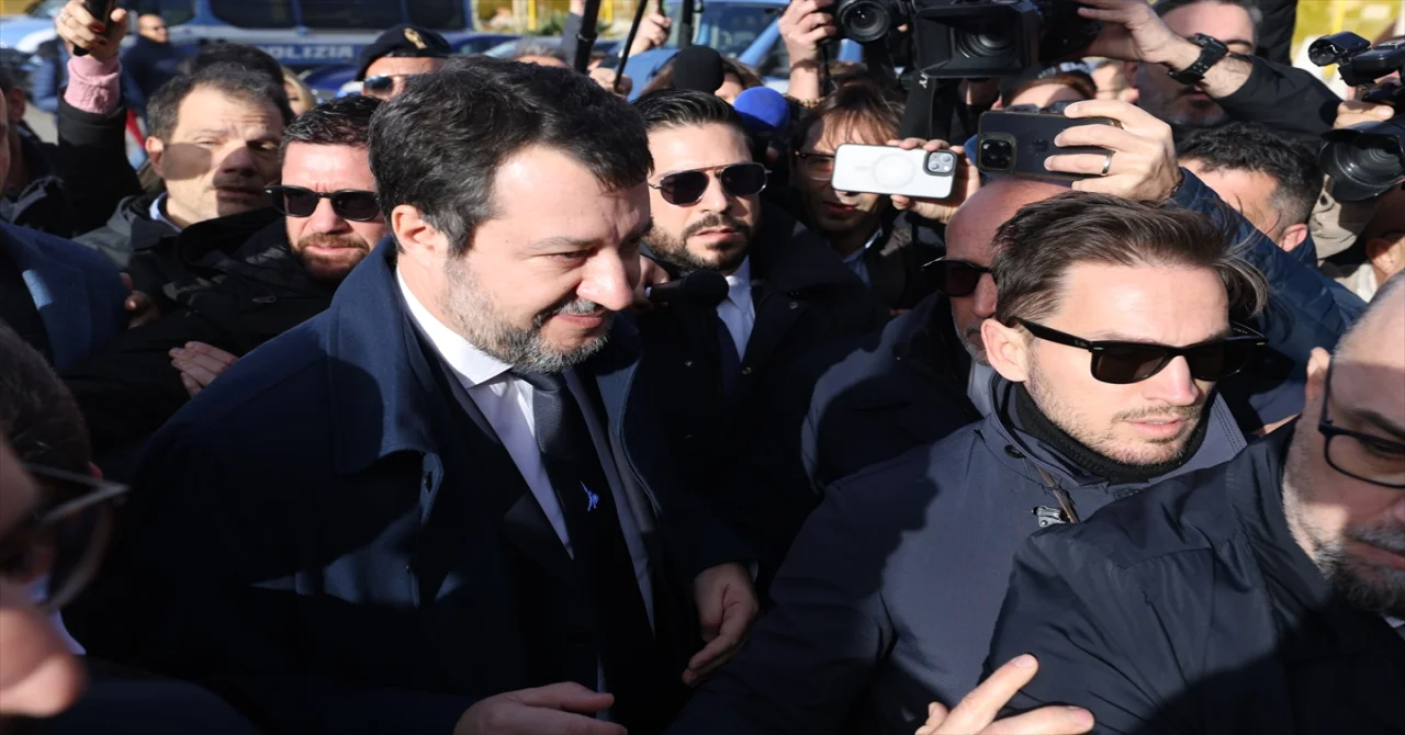 İtalya’da Başbakan Yardımcısı Salvini’nin yargılandığı davanın karar duruşması başladı