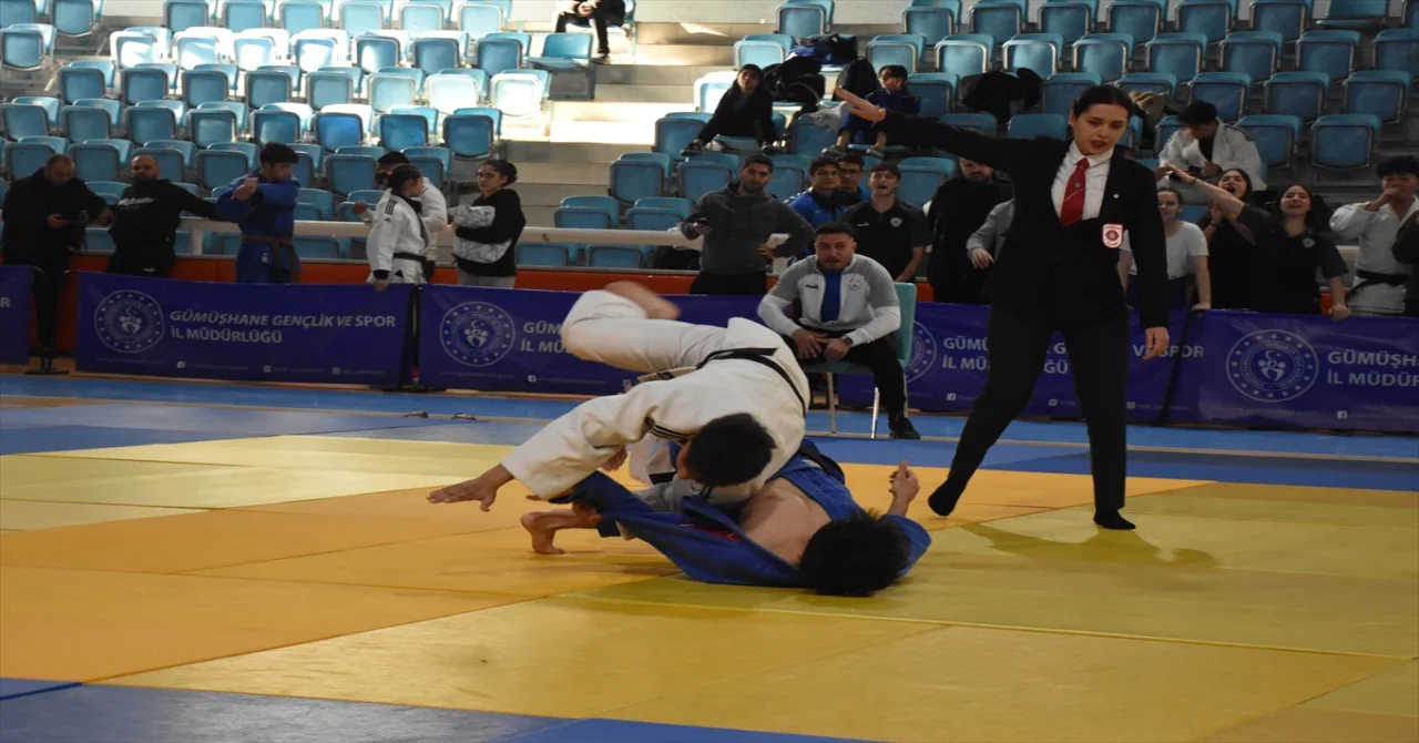 Okul Sporları Gençler Judo Grup Müsabakaları, Gümüşhane’de başladı