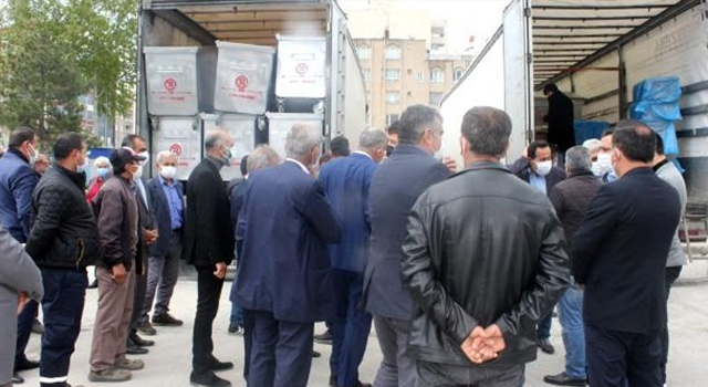 İmamoğlu'ndan Adıyaman'daki belediyelere yardım TIR'ı