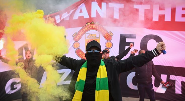 Manchester United protestoları: 16 yıldır biriken tepkiler açığa çıktı