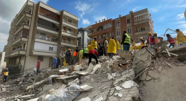 Hatay Büyükşehir Belediye Başkanı'ndan GSM şirketlerine çağrı