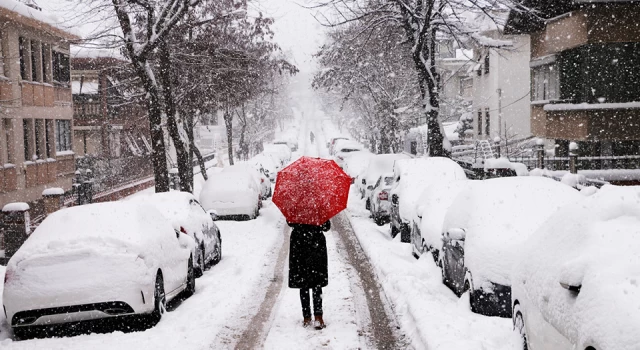 İstanbul'a şiddetli kar uyarısı: 18.00'den itibaren...